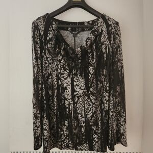 NWT Vera Wang Top - Size XXL